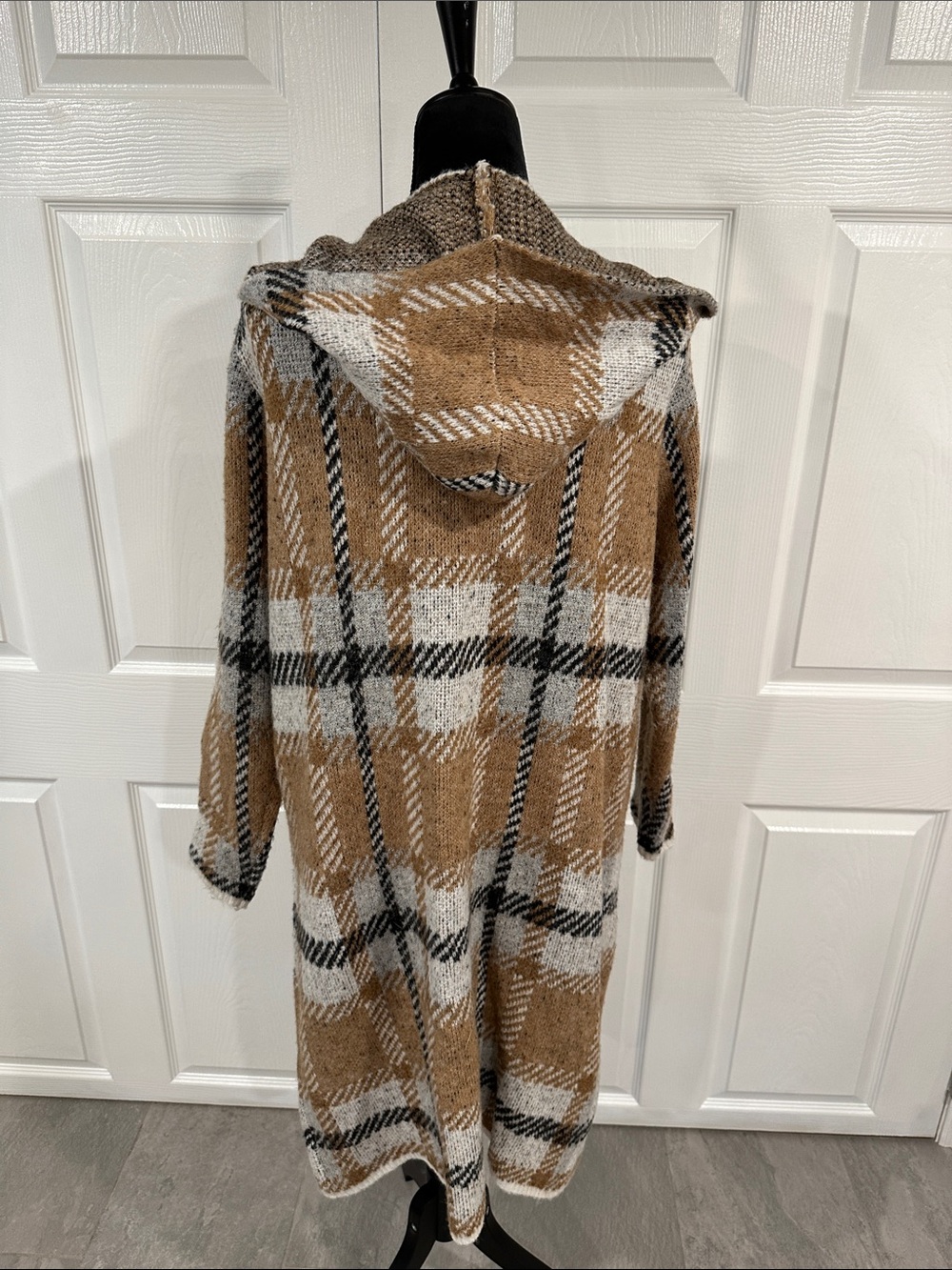 Joseph A. Long Open-Front Plaid Cardigan Sweater in Brown and White. Size L - Picture 3 of 9